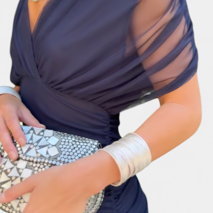 Luana - Vestido elegante com decote em V